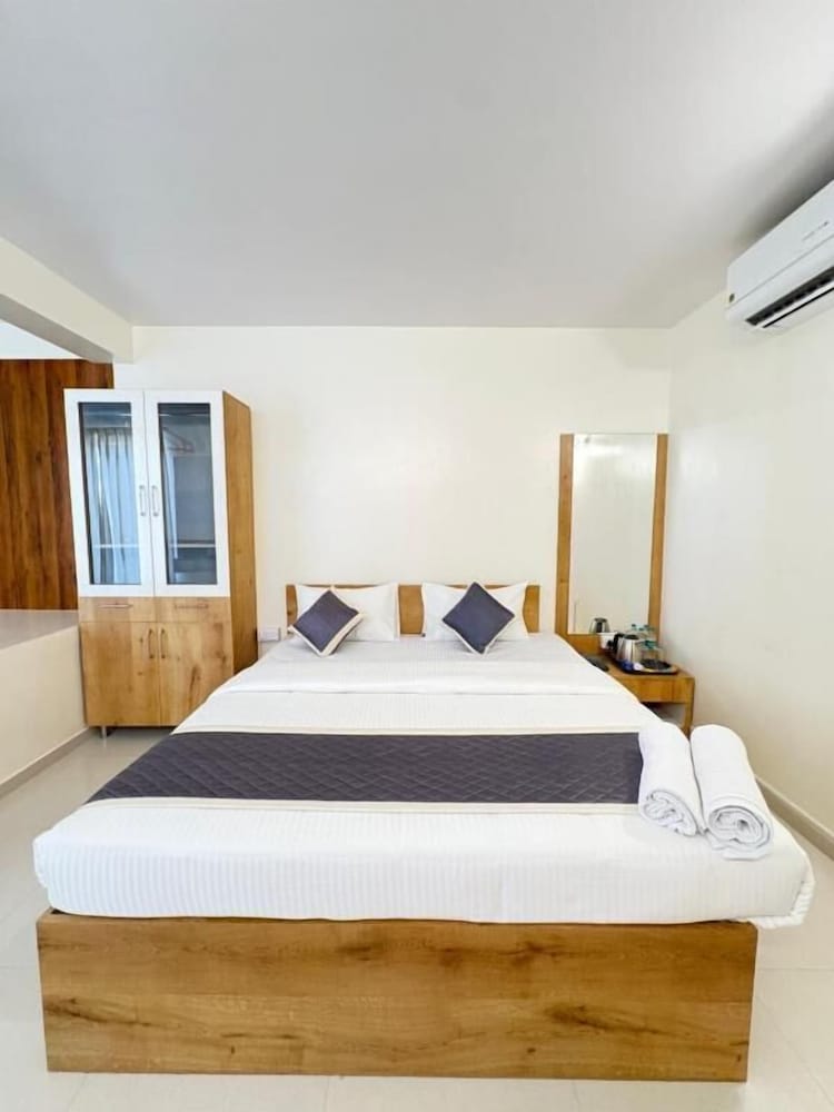 Sai Grand Villas and Hotel 16/50