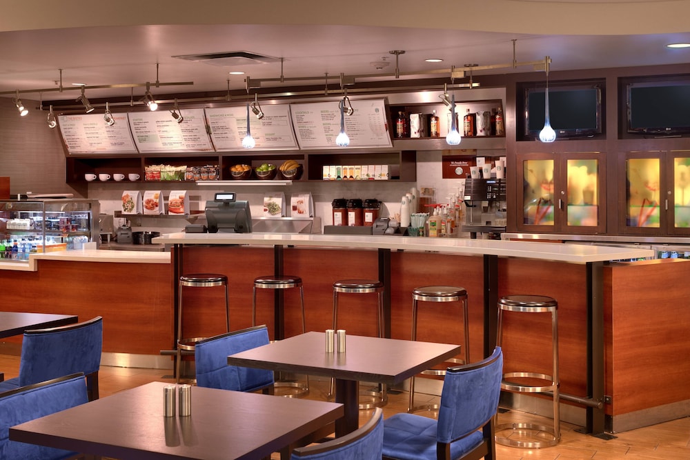 Courtyard by Marriott Kansas City Shawnee 49/71