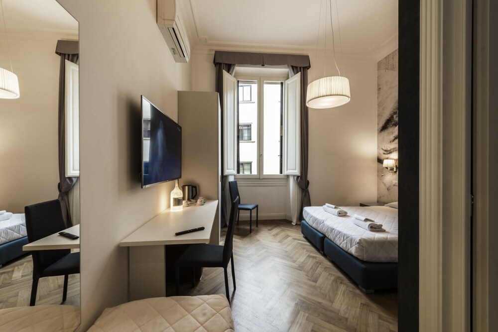 Daphne Guest Hause 13/41