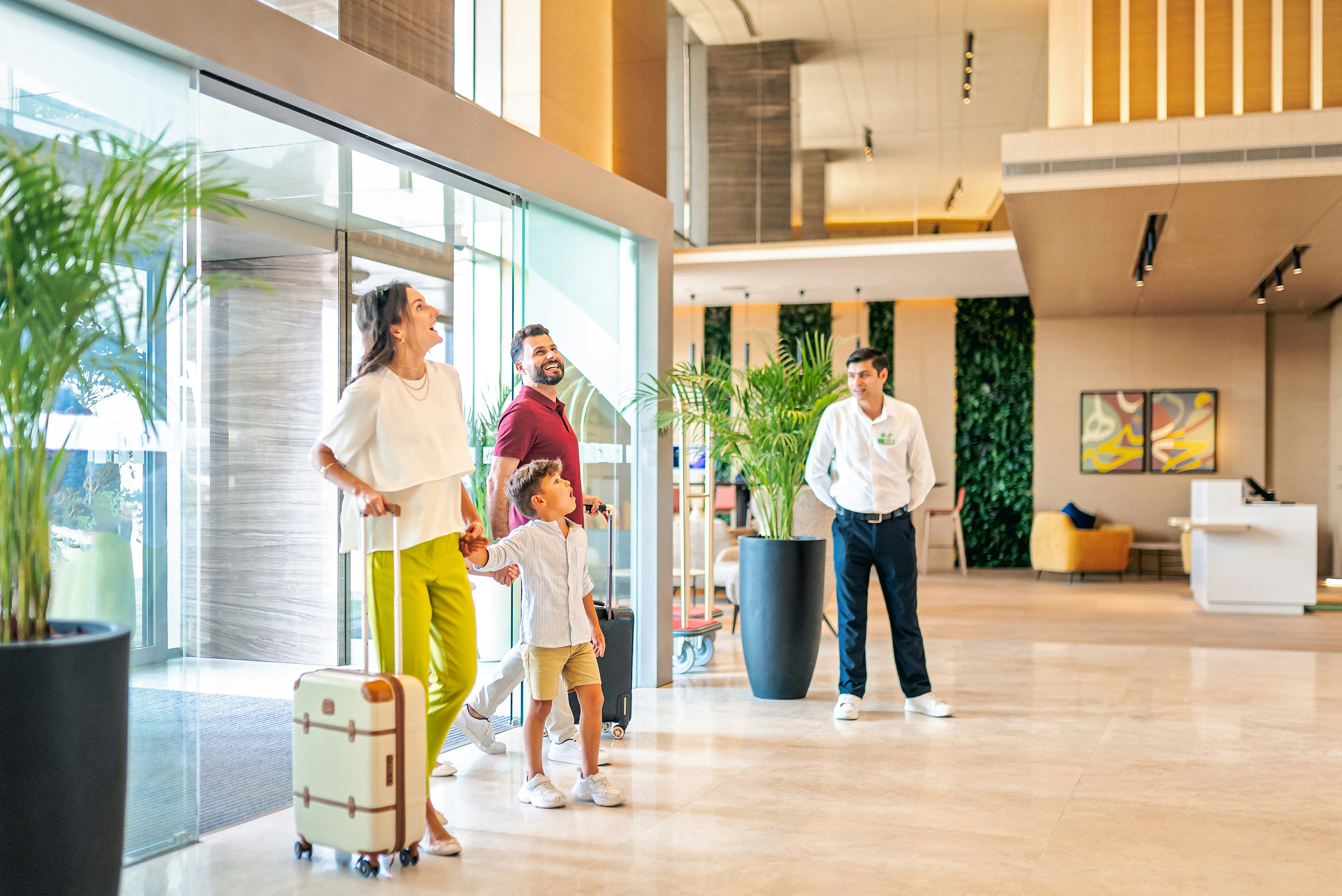 Holiday Inn & Suites Dubai Science Park 9/50