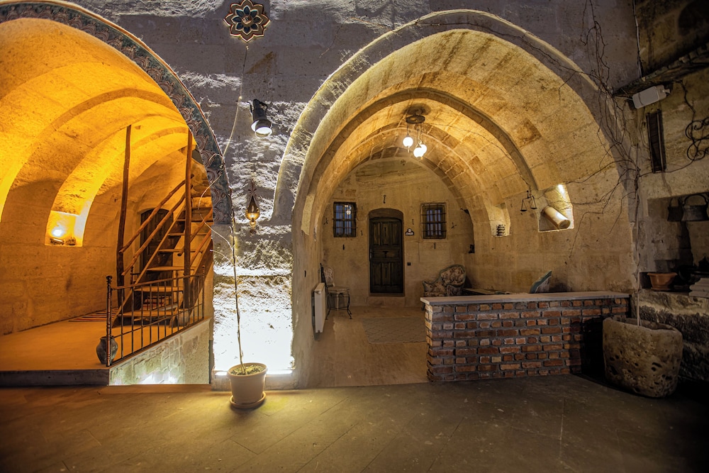 Casia Cave Suites 6/50