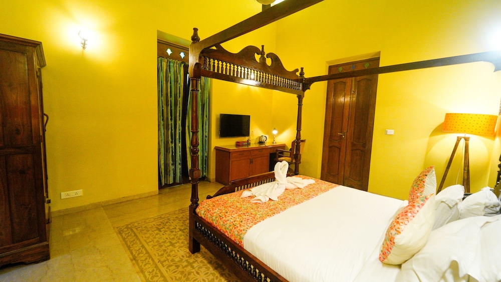 Surya Kiran Heritage Hotel 12/50