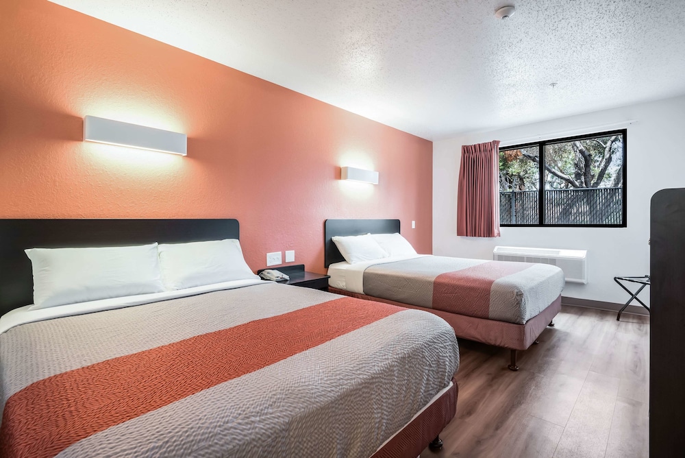 Motel6 Los Angeles, CA - Los Angeles - LAX 26/59