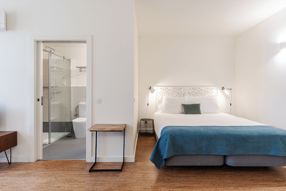 Nightlife, Studio, Double Bed, Sofa