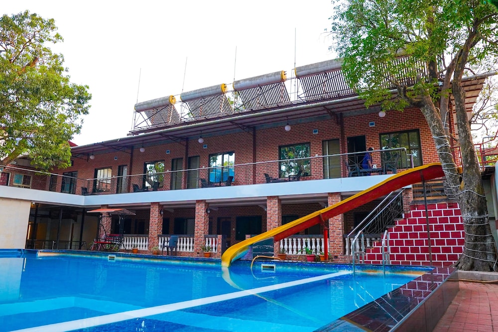 HOTEL KUMAR PLAZA 4/50