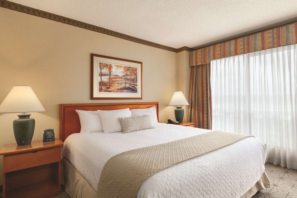 Embassy Suites by Hilton Portland Airport 17/66