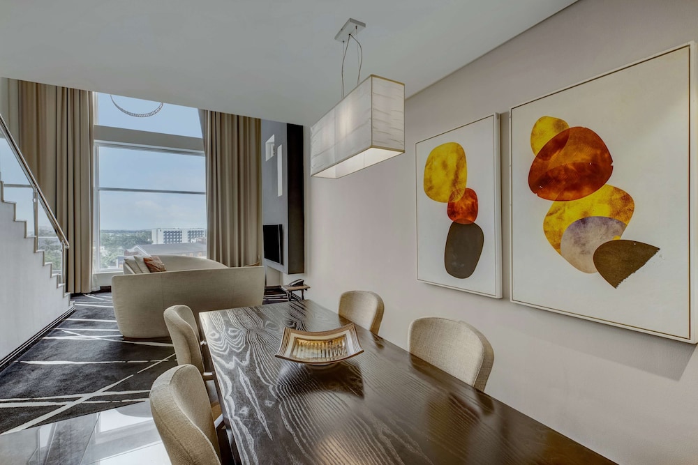 2 Bedrooms, Suite, King Bed, Lounge Access, Radisson Blu Lagos Ikeja 3/5