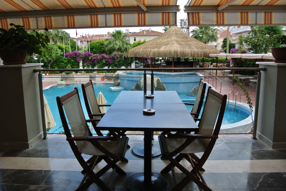Begonville Hotel 34/50
