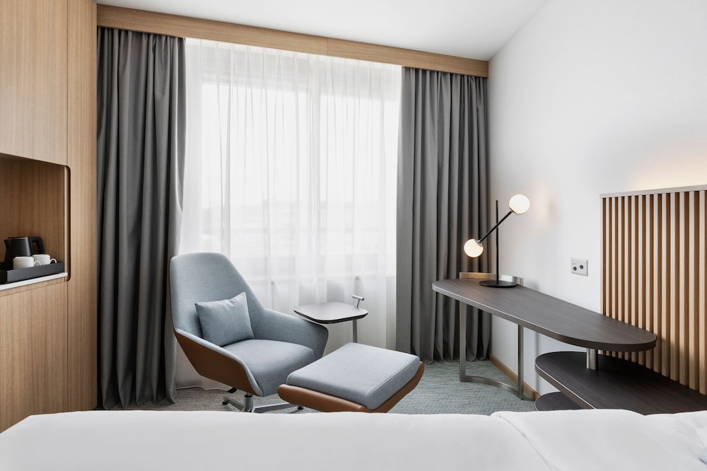 Courtyard By Marriott Biel/Bienne 50/50