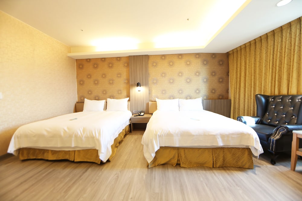 Grand Earl Hotel 14/48