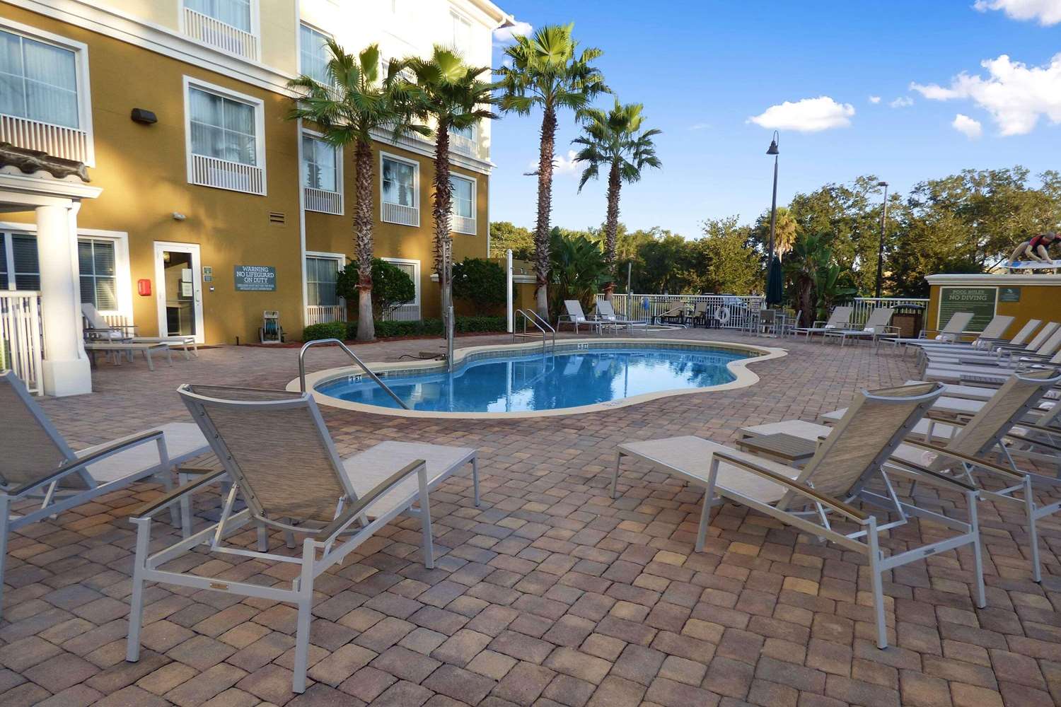 Country Inn & Suites by Radisson, Port Orange-Daytona, FL 39/40