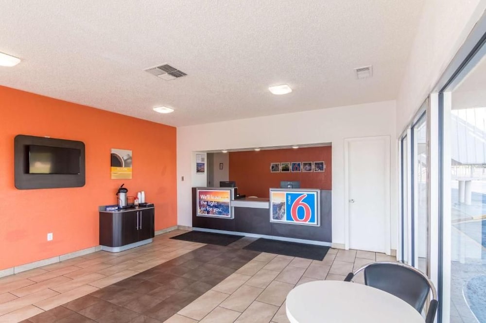Motel 6 Clinton OK 53/64