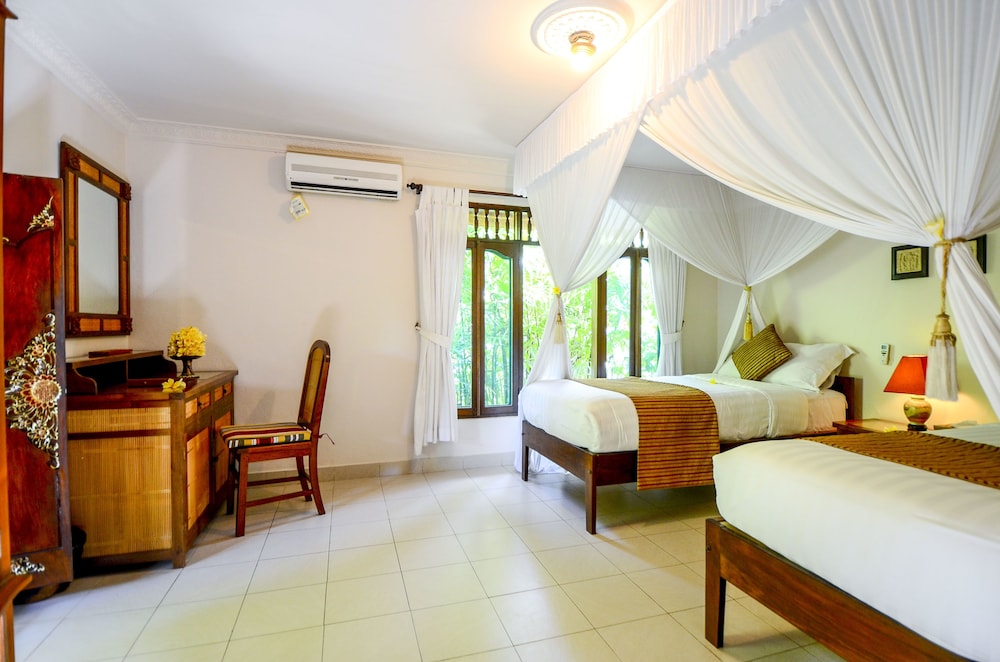 Tirta Ayu Hotel Restaurant 12/50