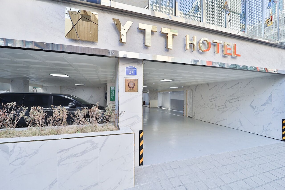 Ytt Motel 1/84