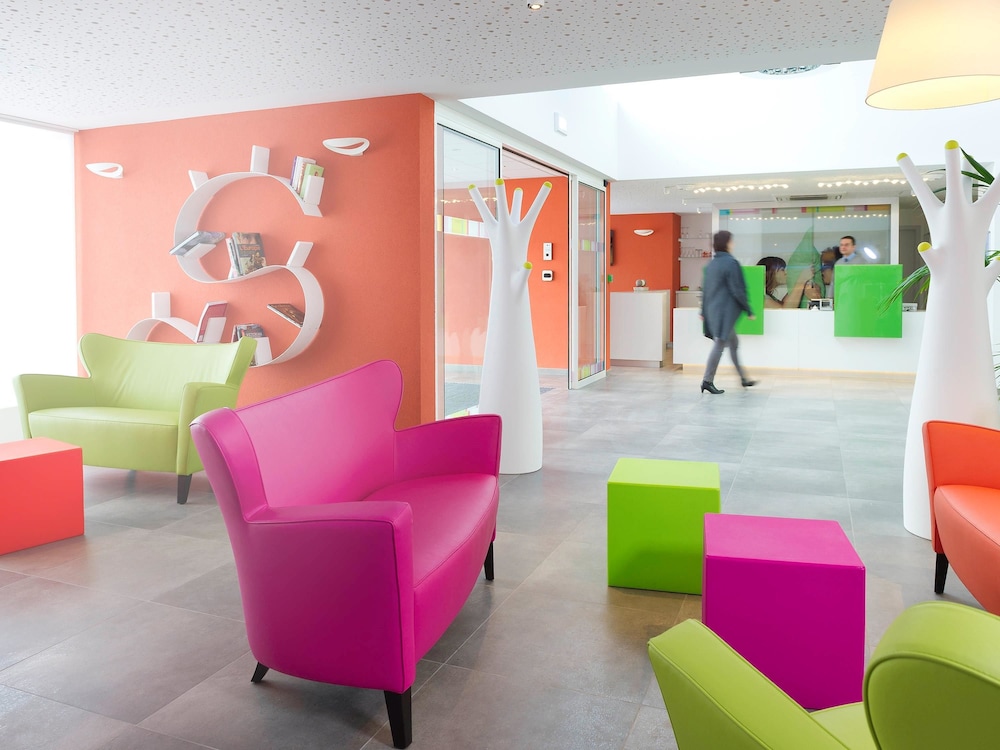 Lobby at IBIS STYLES NIVELLES, NIVELLES