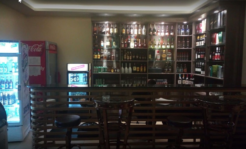 Courtyard International Hotel 32/40