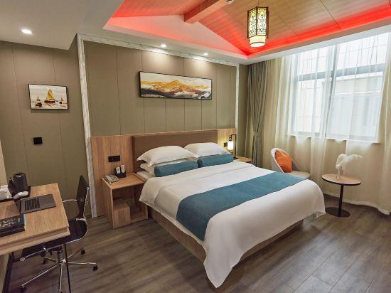 Deluxe, Queen Bed