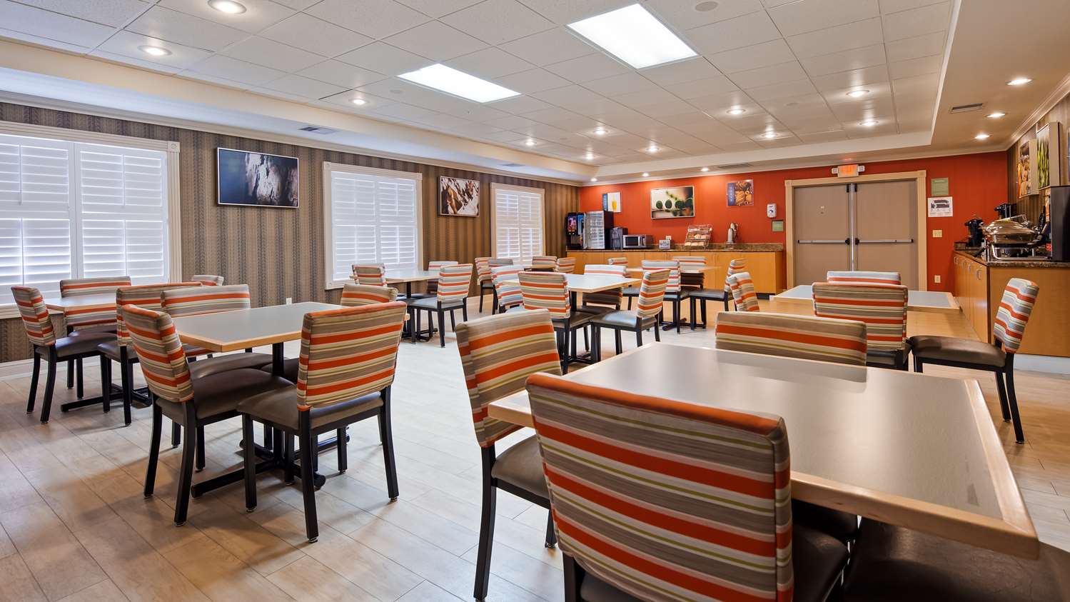 Best Western Plus Rama Inn & Suites 27/34