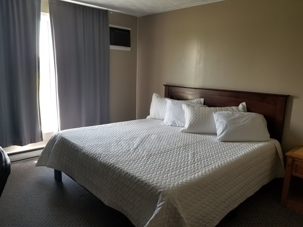 Knights Inn Woodstock 8/37