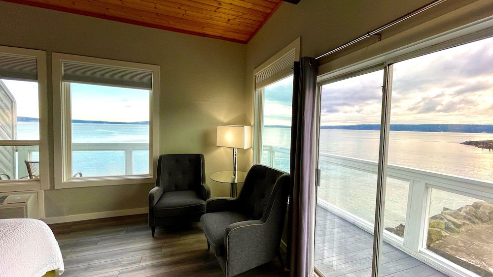 Tides Inn Suites 40/75
