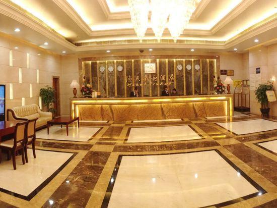 Hotel Fisher 8/23