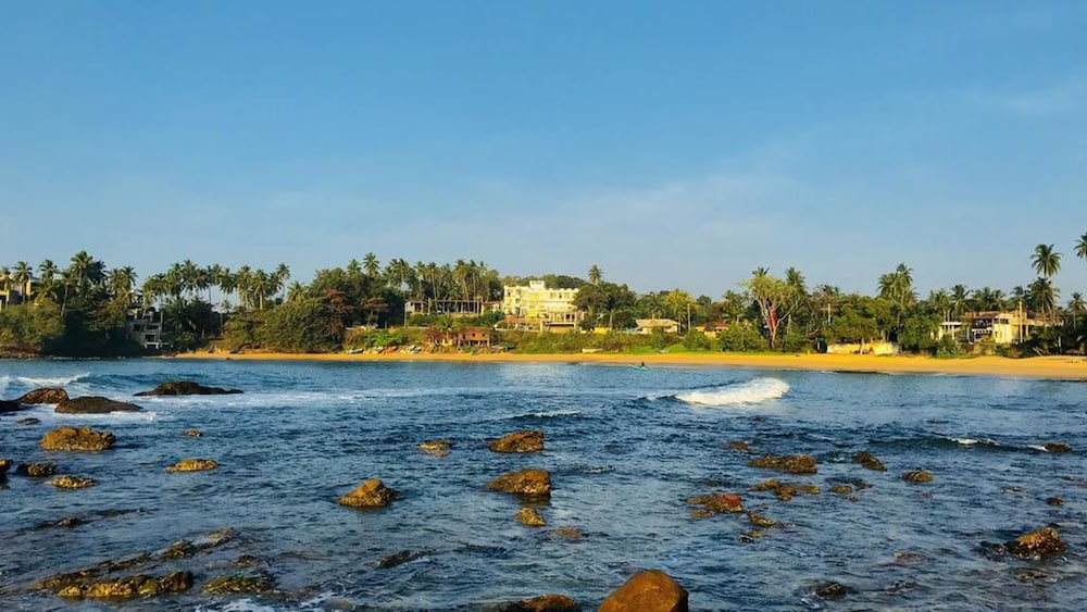 Queens Beach Hotel 39/50