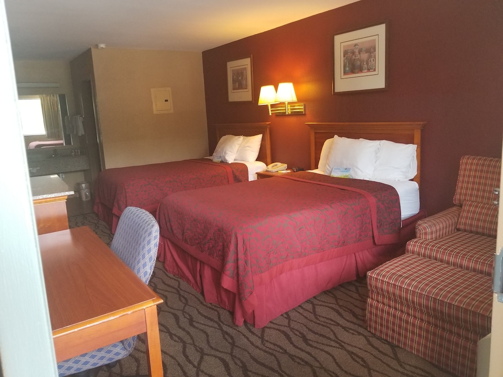 Days Inn By Wyndham Kennesaw 6/23