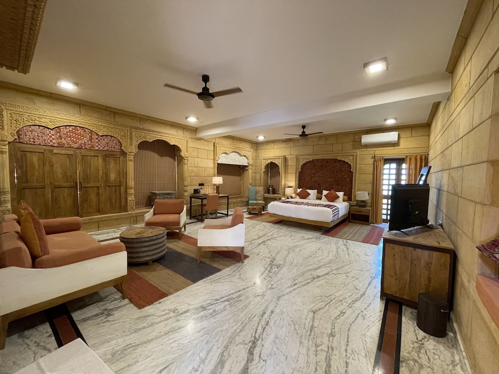Mystic Jaisalmer Hostel / Backpacker 37/50