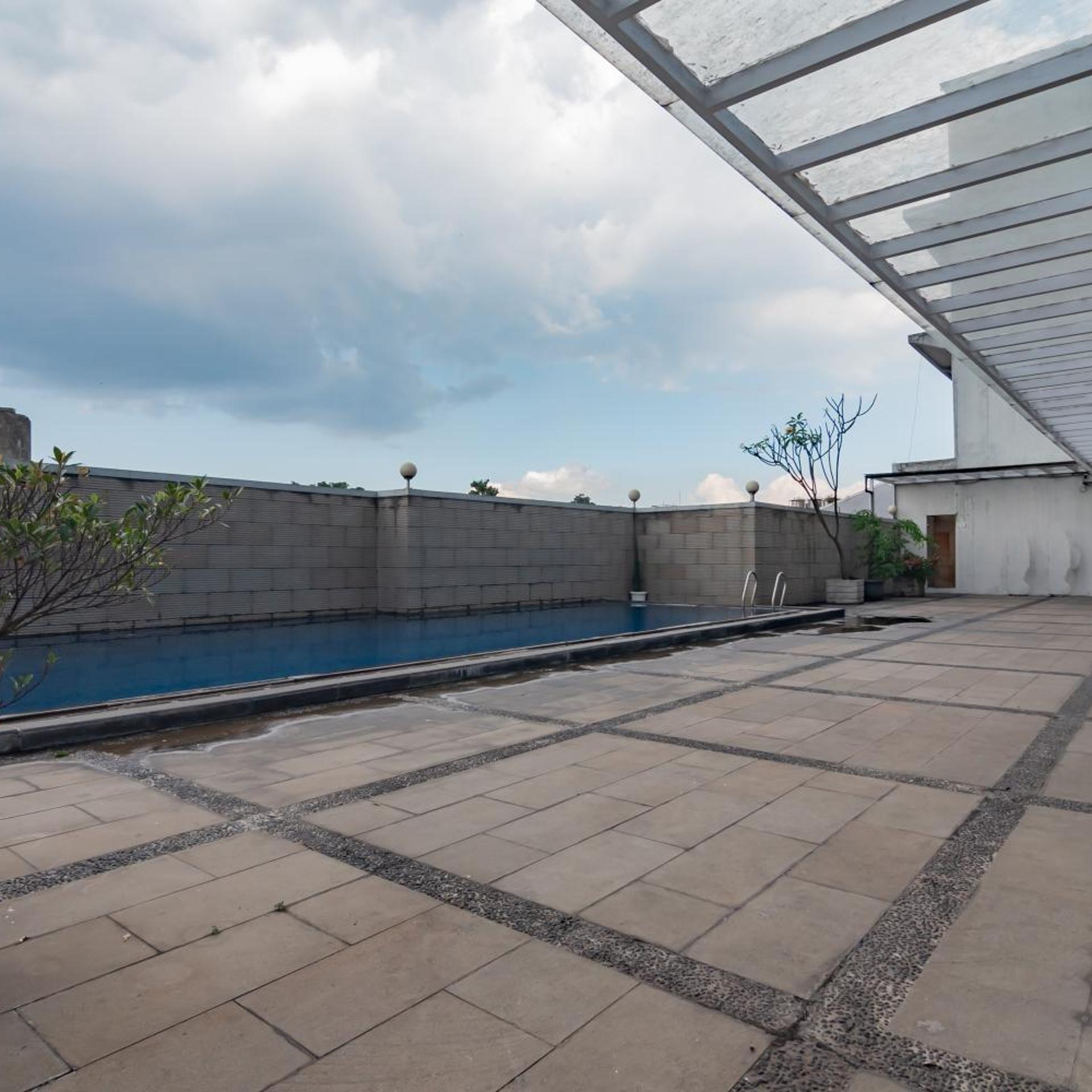 Urbanview Hotel Newton Riau Bandung 33/55