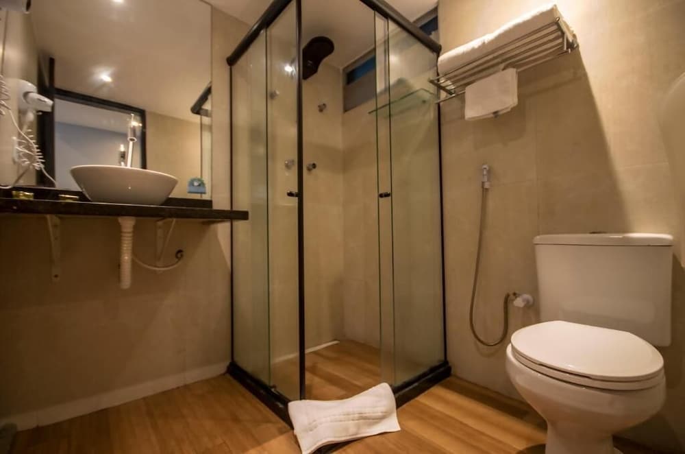 Duble Hotel 58/60