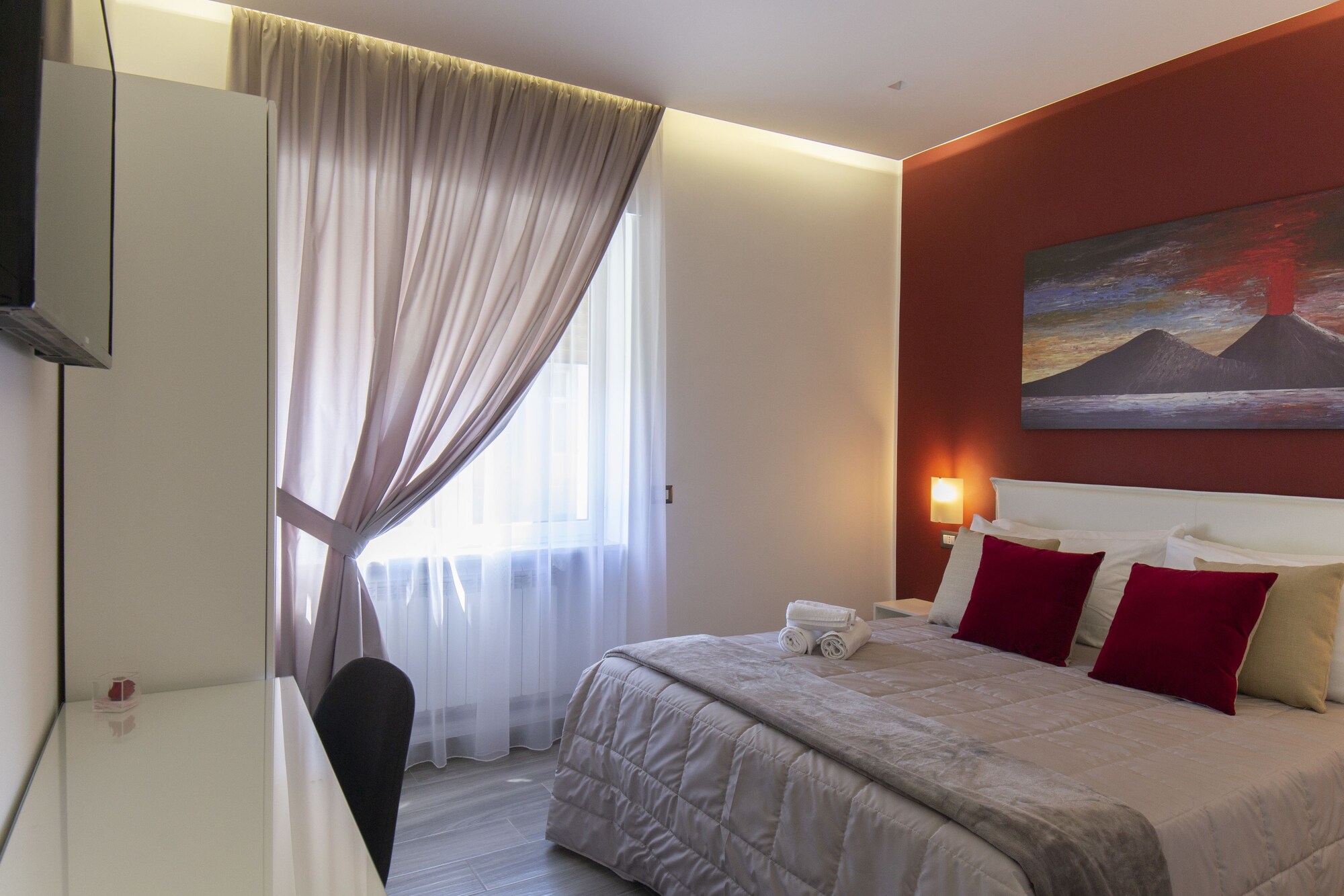 DELUXE, DOUBLE BED, CITY VIEW
