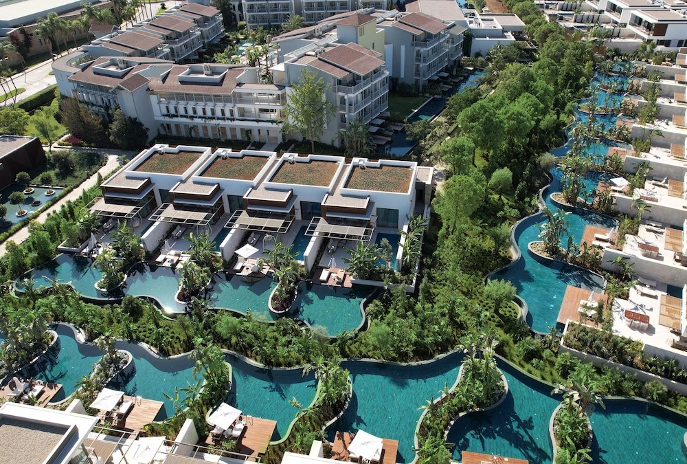 Lara Barut Collection in ANTALYA