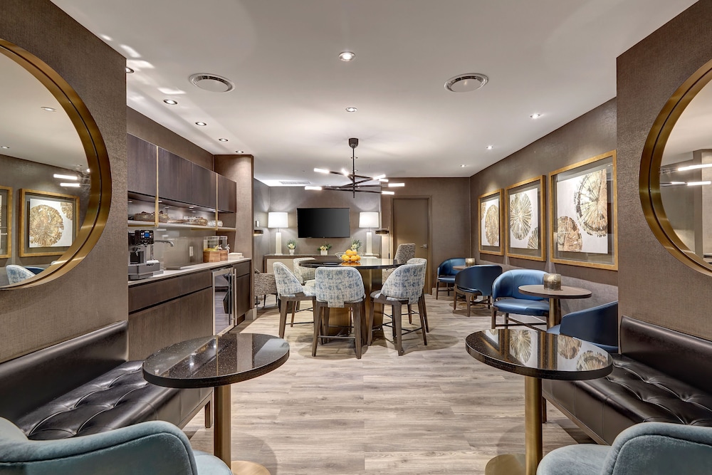 Town Inn Suites 40/44