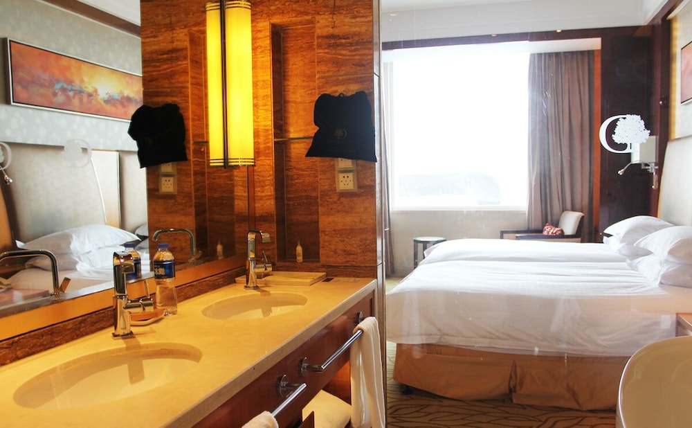 Doubletree By Hilton Qinghai Golmud China 8/71