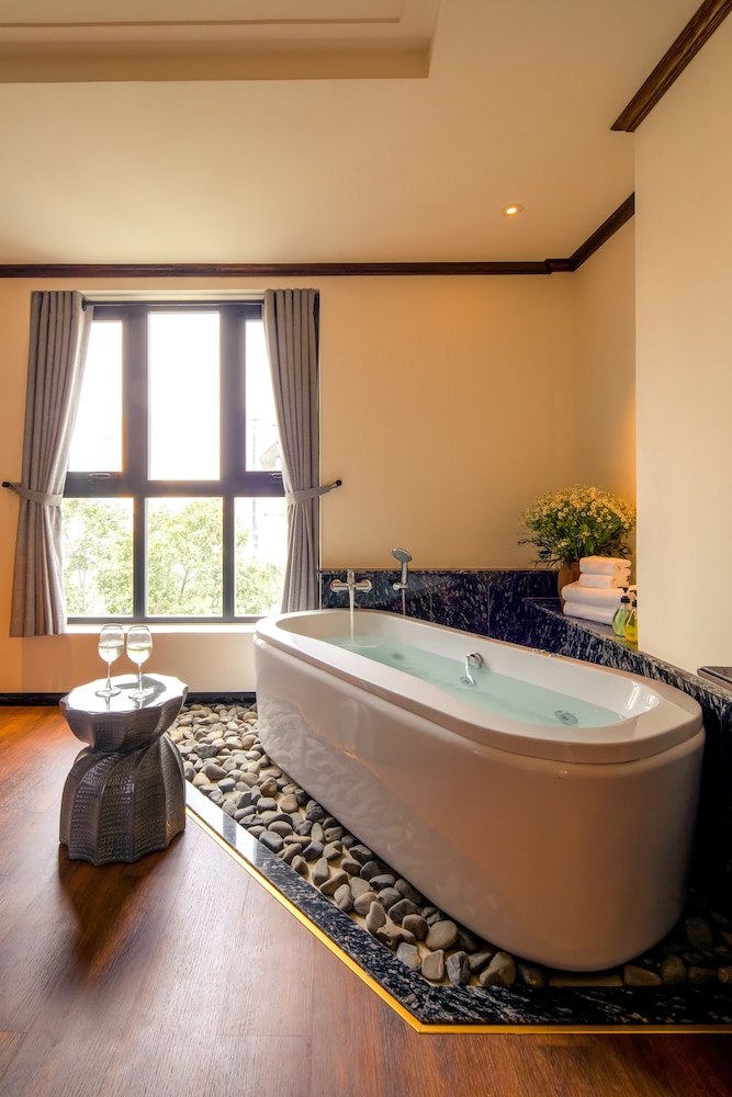 Amanaki Saigon Boutique Hotel 41/80