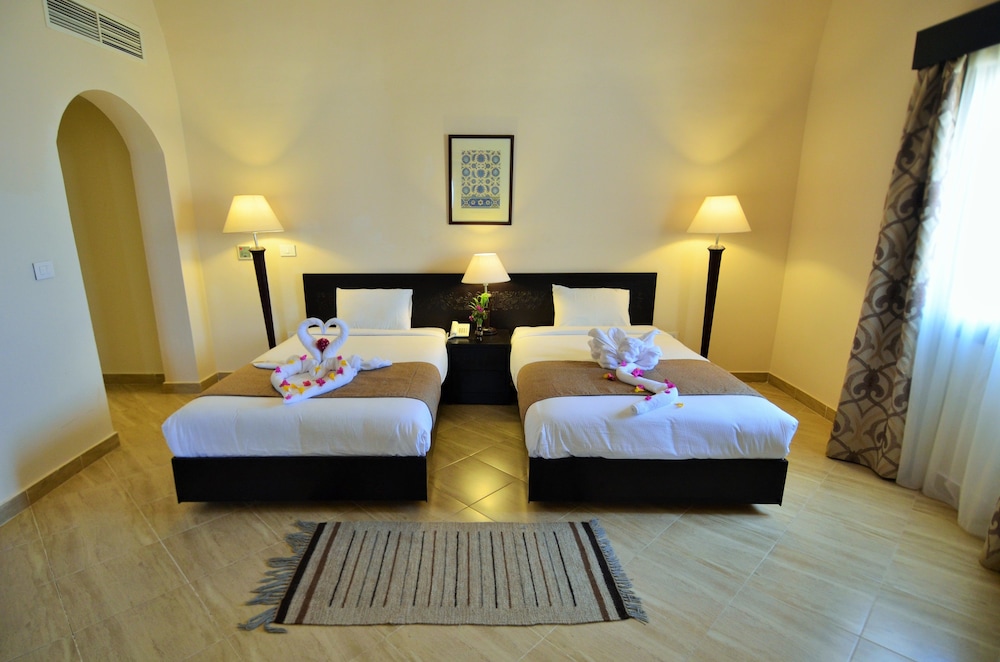 ROHANOU BEACH RESORT AND ECOLODGE 8/35