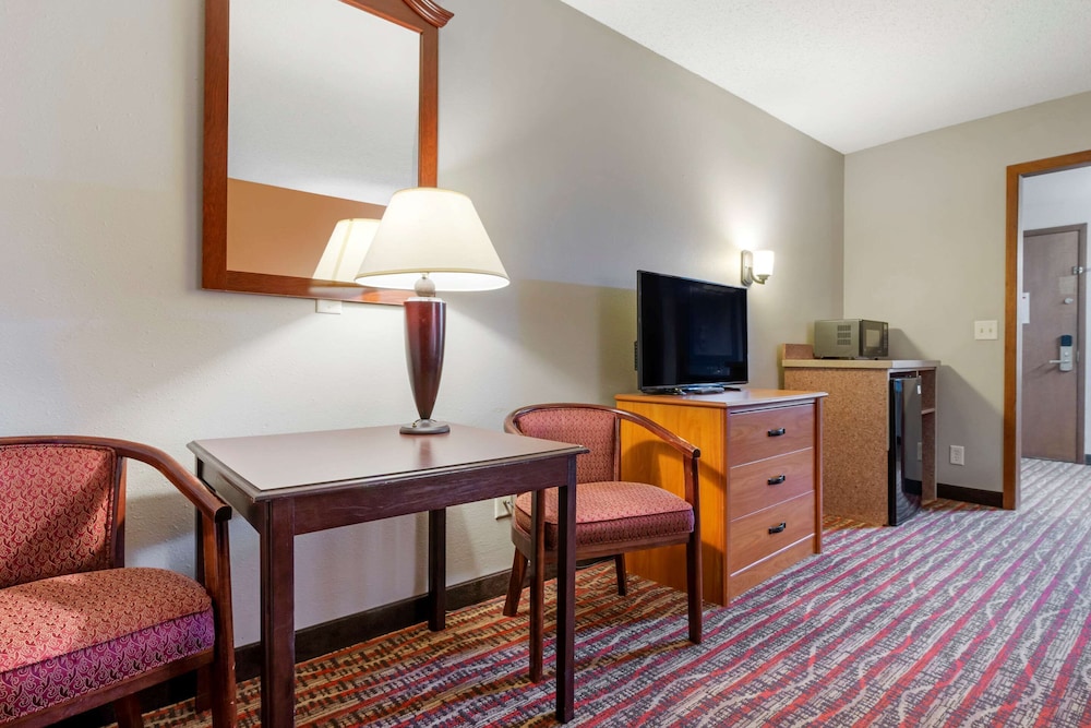 Econo Lodge Lakeview 37/44