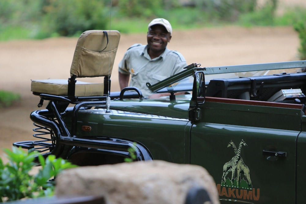 Makumu Private Game Lodge 25/50