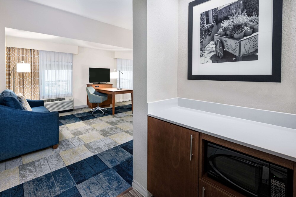 Hampton Inn Suites San Antonio Brooks City Base Tx 21/37