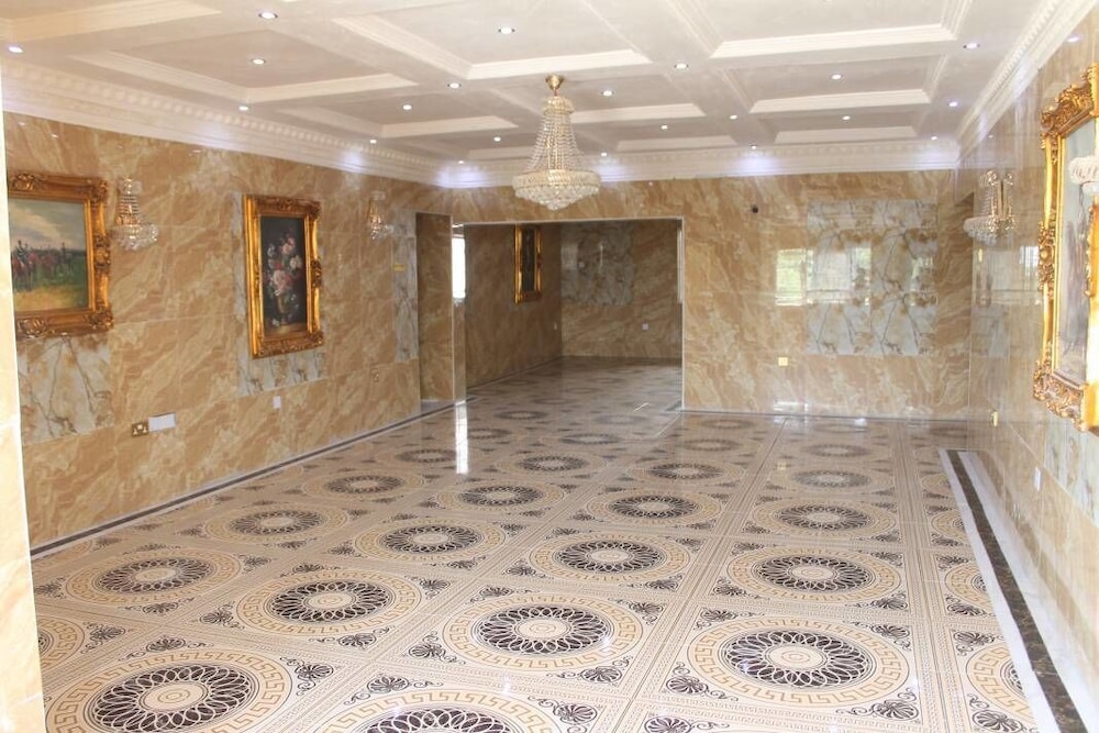 Grand Emperor Hotel 2/40