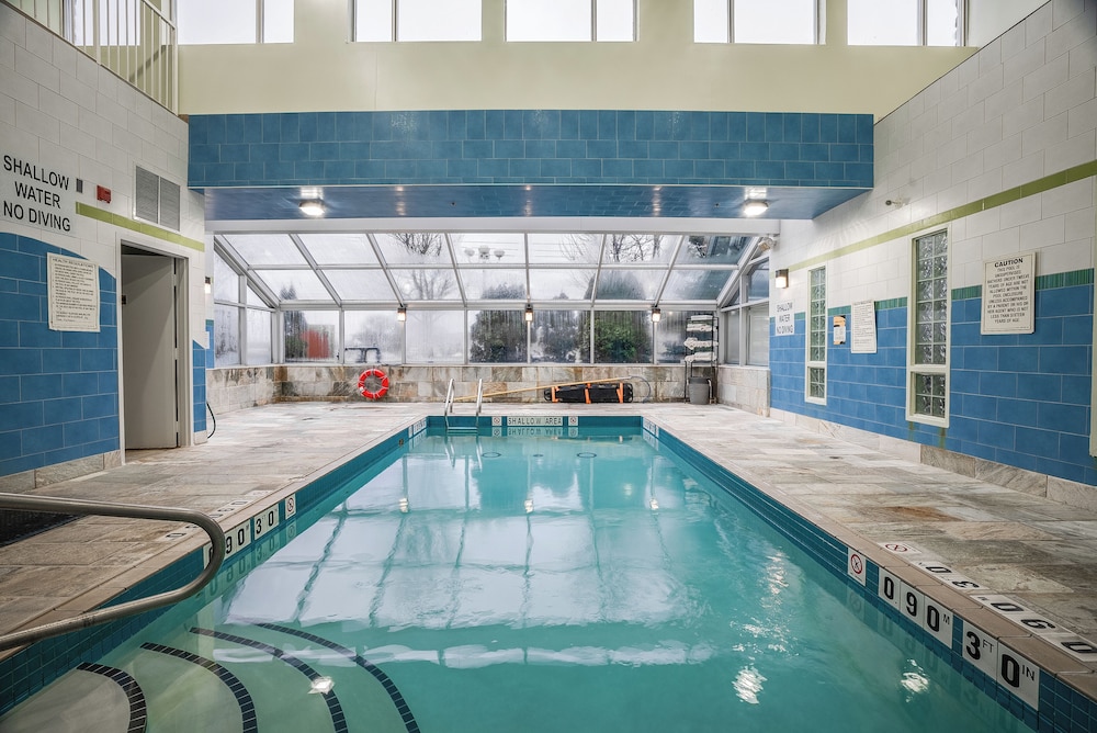 swimming pool spa