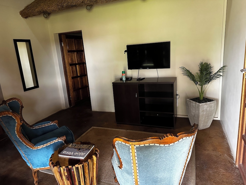 Iphofolo Lodge 20/48