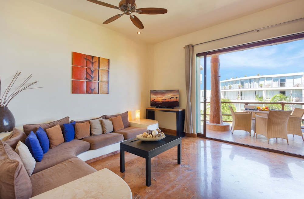 Porto Playa Condo Hotel And Beachclub 28/50
