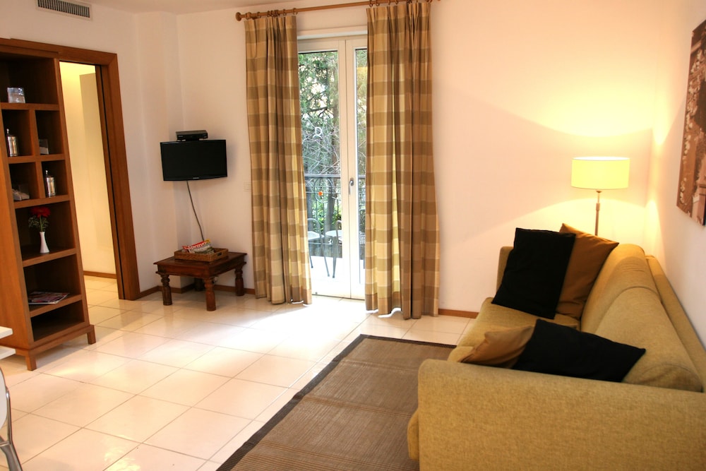 Rota Suites 41/58