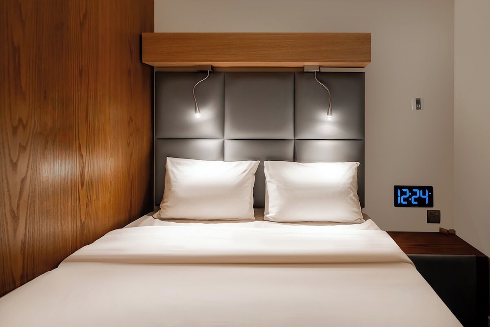 Sleep N Fly Sleep Lounge A Gates Terminal 3 Transit Only 16/50