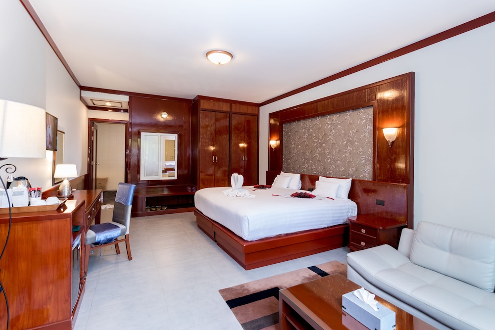 Erawan Hotel 50/66