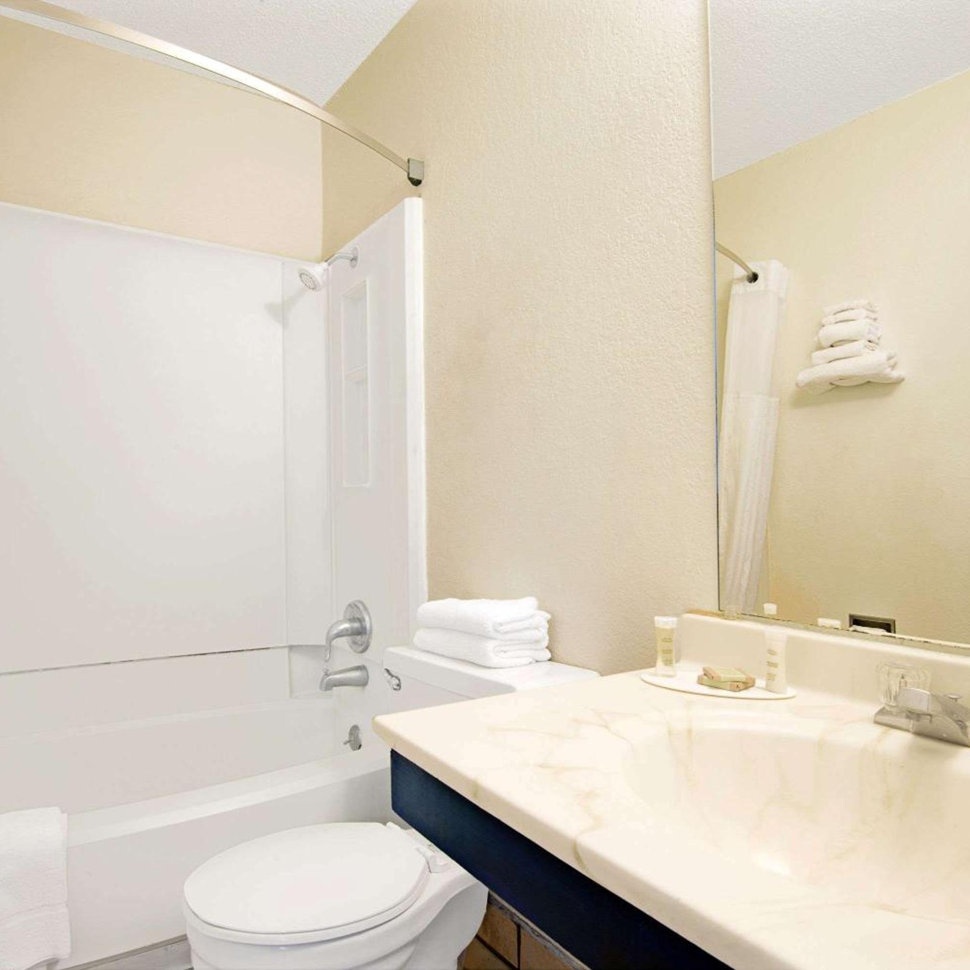Super 8 by Wyndham Las Cruces University Area 20/21