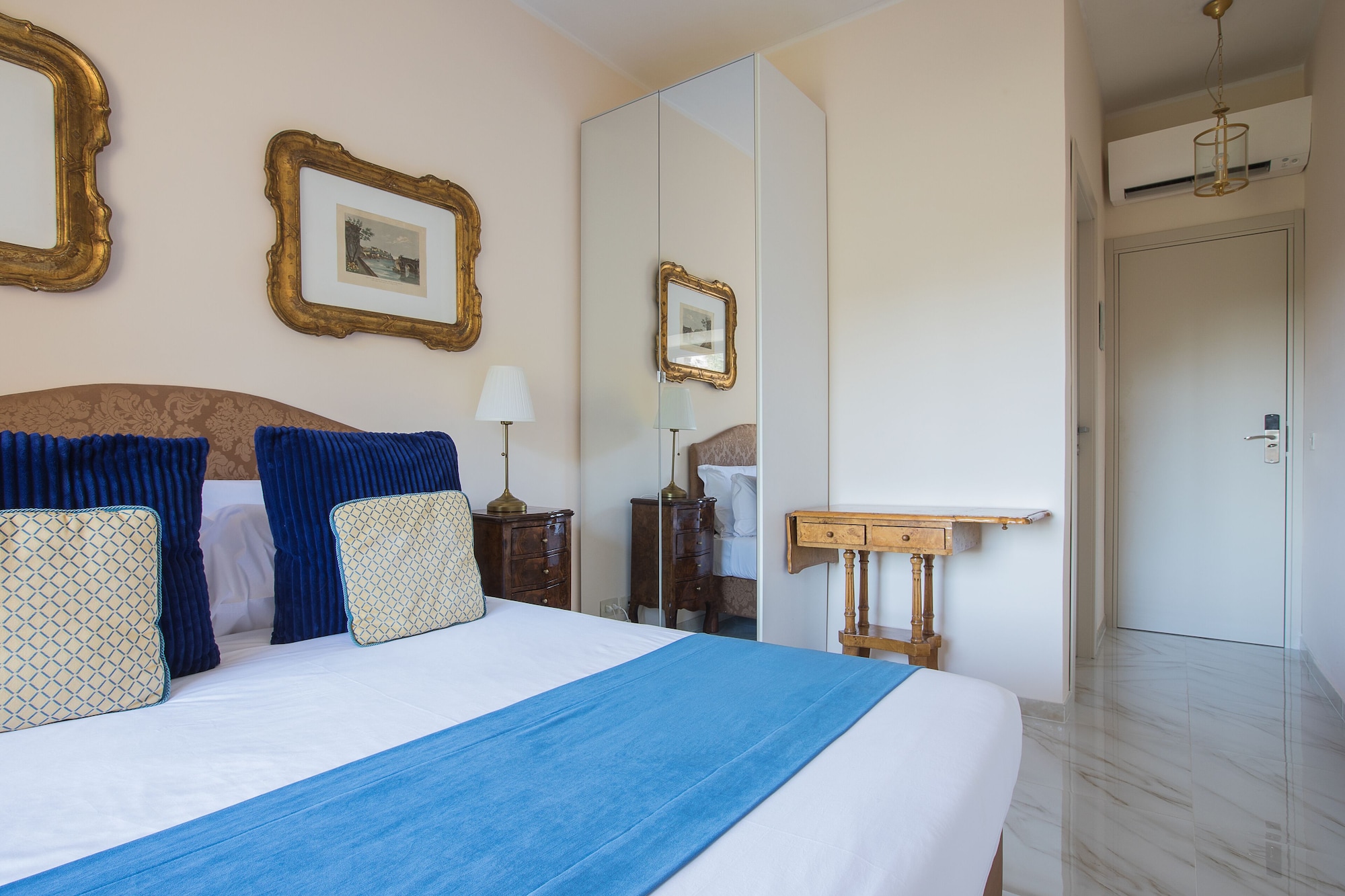ROOM, DOUBLE BED, COURTYARD VIEW, GARDEN AREA