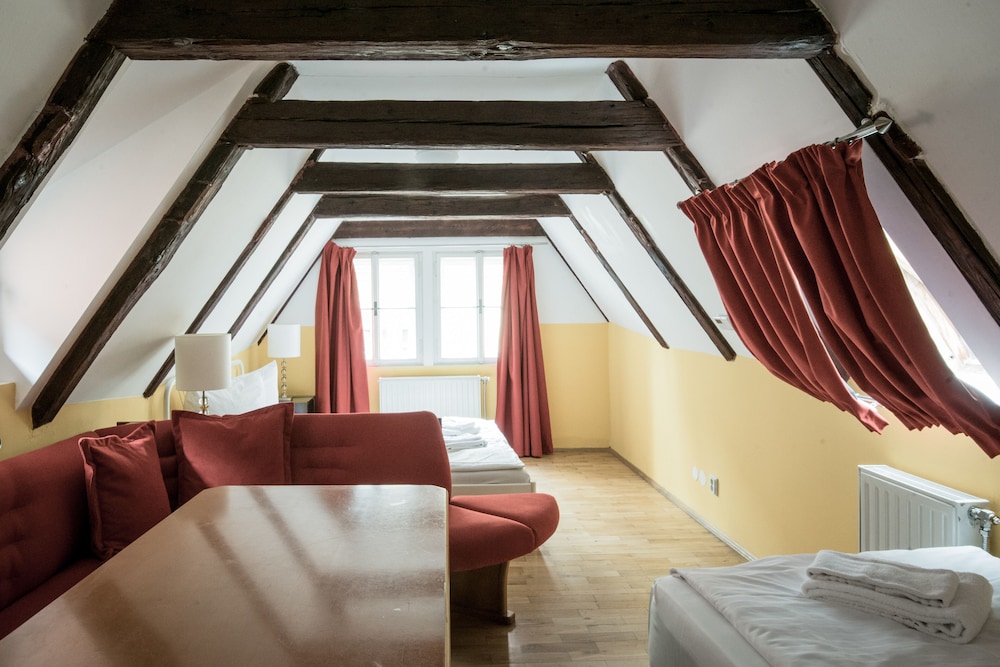 Charles Bridge Hostel & Apartments 58/98