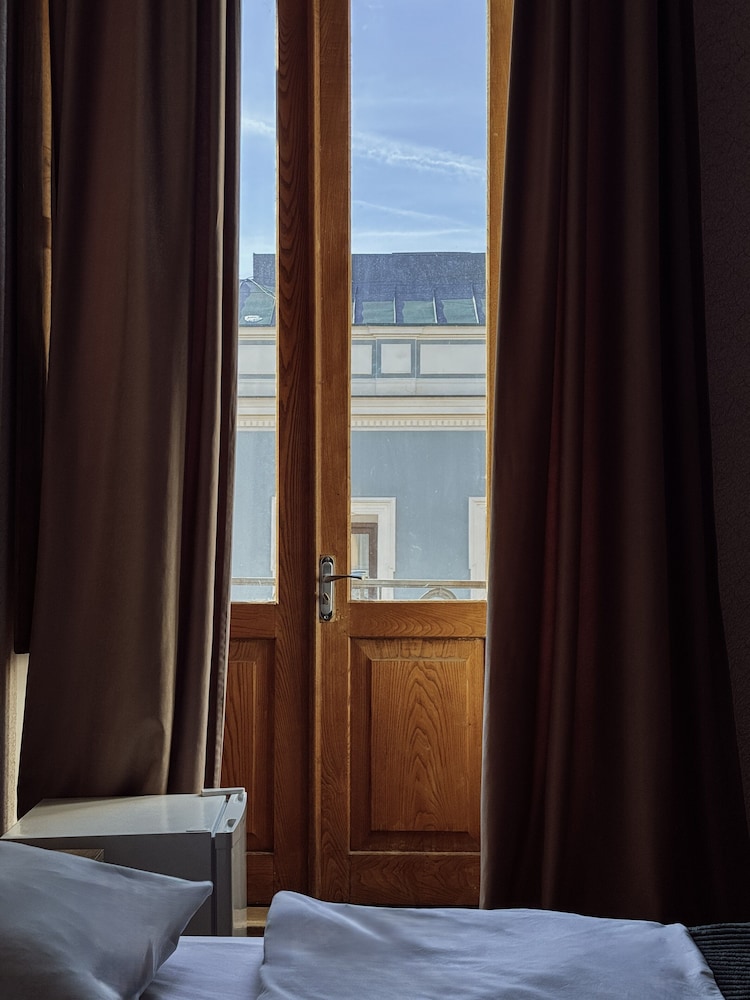 Friendly Hotel 21/50